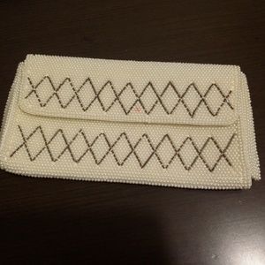 Vtg Beaded Pearl Wallet hand purse made in Japan